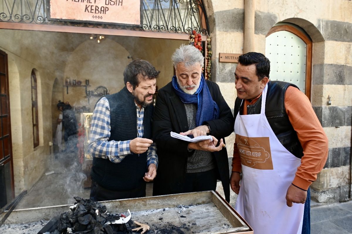 Sonradan Gurme filminin Gaziantep çekimlerinde oyuncular keyifli anlar yaşadı. Hamdi