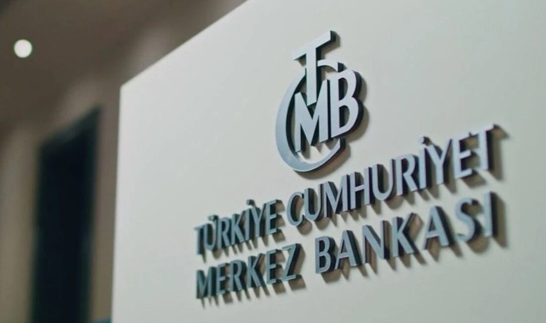 Merkez Bankası'nın faiz hamlesiyle dolar ve altın rekor sonrası geriledi.